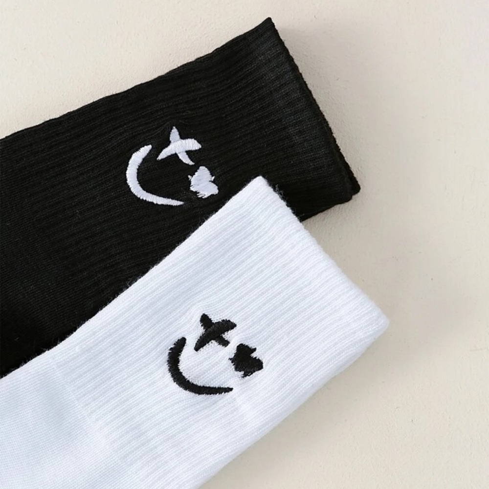 Expression Embroidered Crew Socks🧦 - Picture 4 of 4